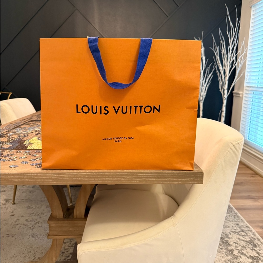 Large Louis Vuitton shopping bag